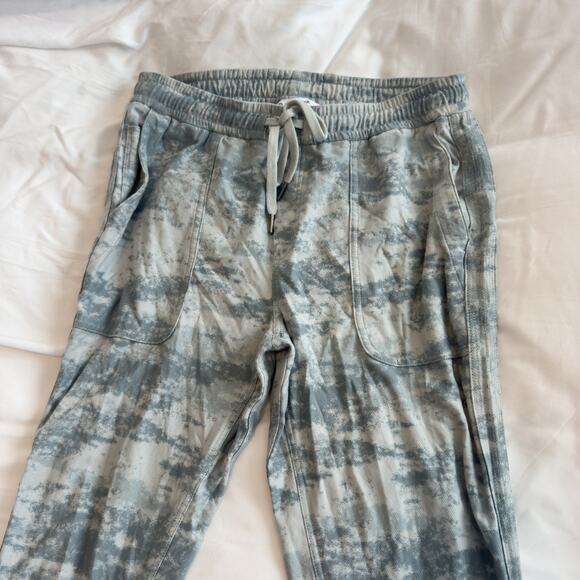 Athleta Farallon Organic Cotton Jogger Pants Fog Camo Women’s Size M - Picture 3 of 5